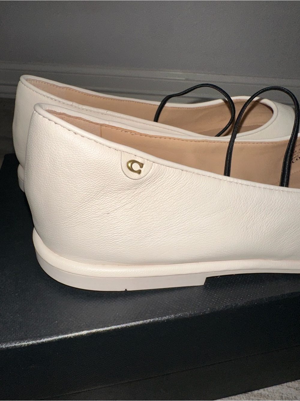Coach Women's Ivory Leather Emilia Mary Jane Flats 🥿 - Picture 4 of 10